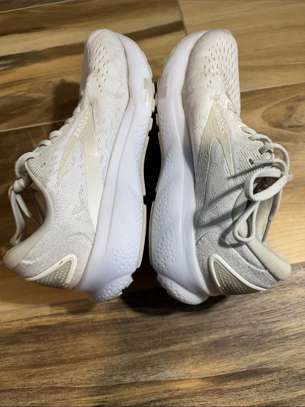 Brooks Ghost 16 Women's Running/Tennis Shoes – Size 8.5 Medium - used